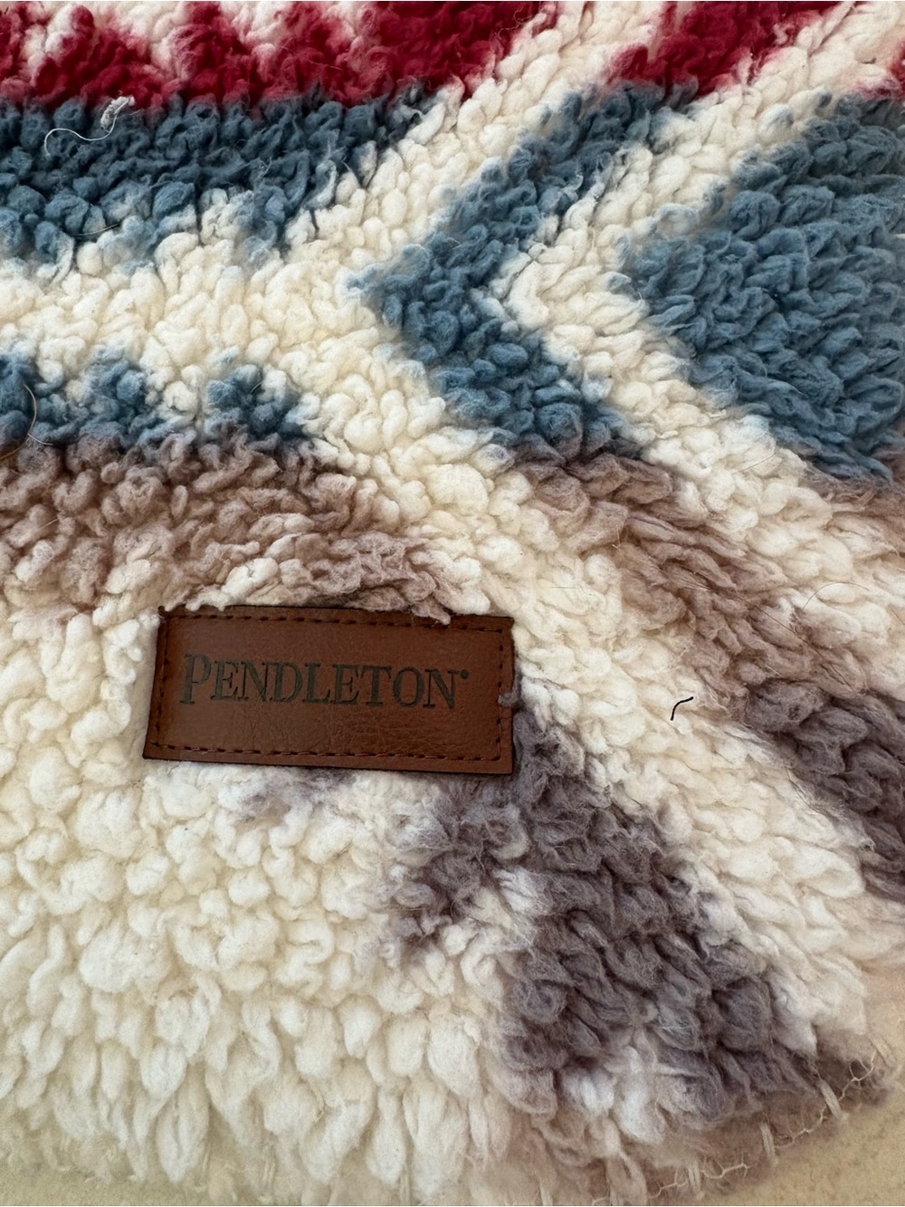 Pendleton Sherpa blanket - Picture 6 of 9